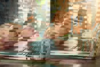 e-commerce - person at laptop