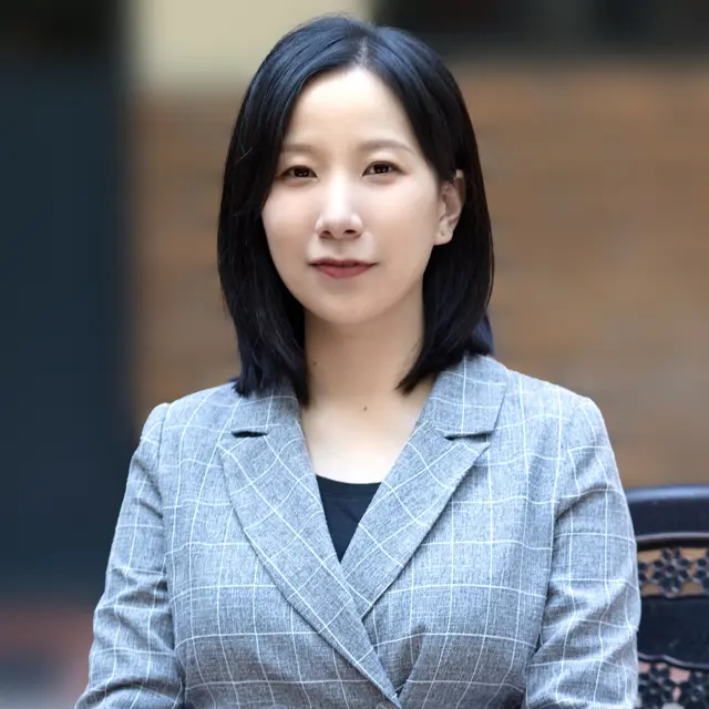 Mia Zhou